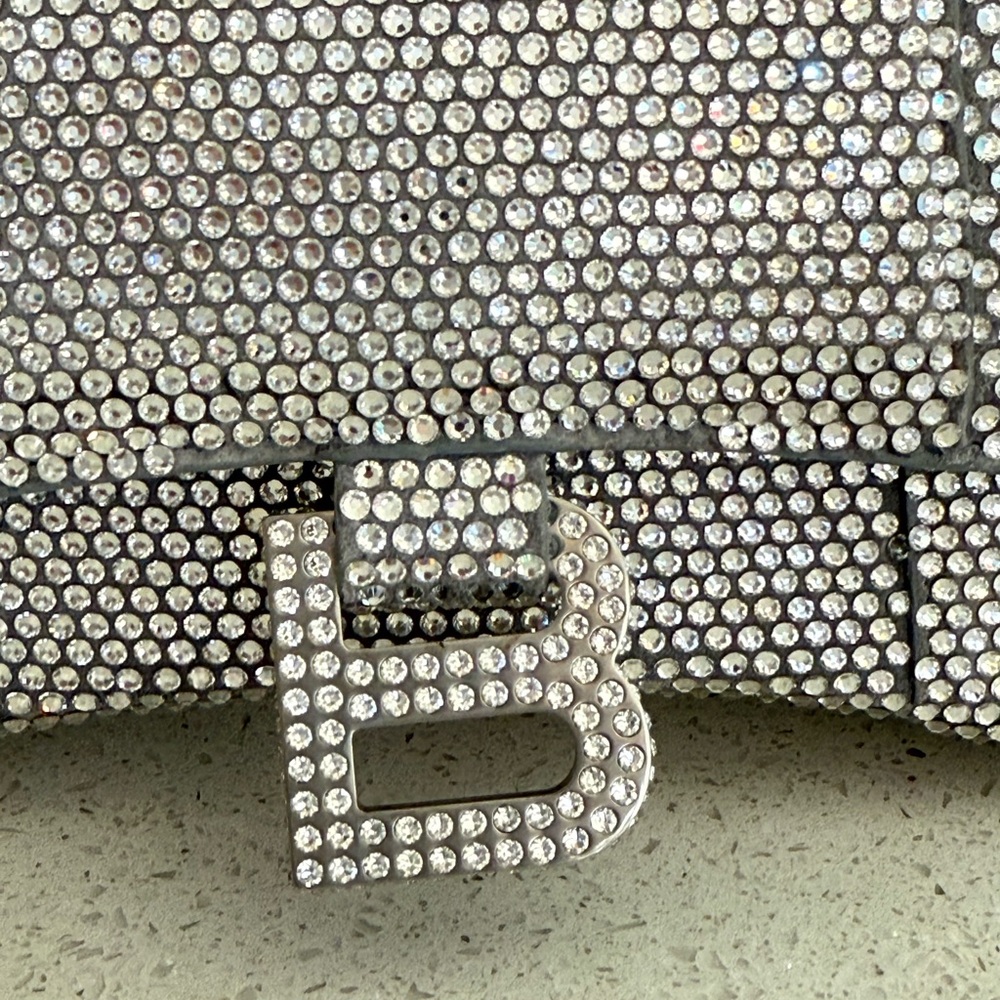 Elegant Silver Handbag - Picture 8 of 14